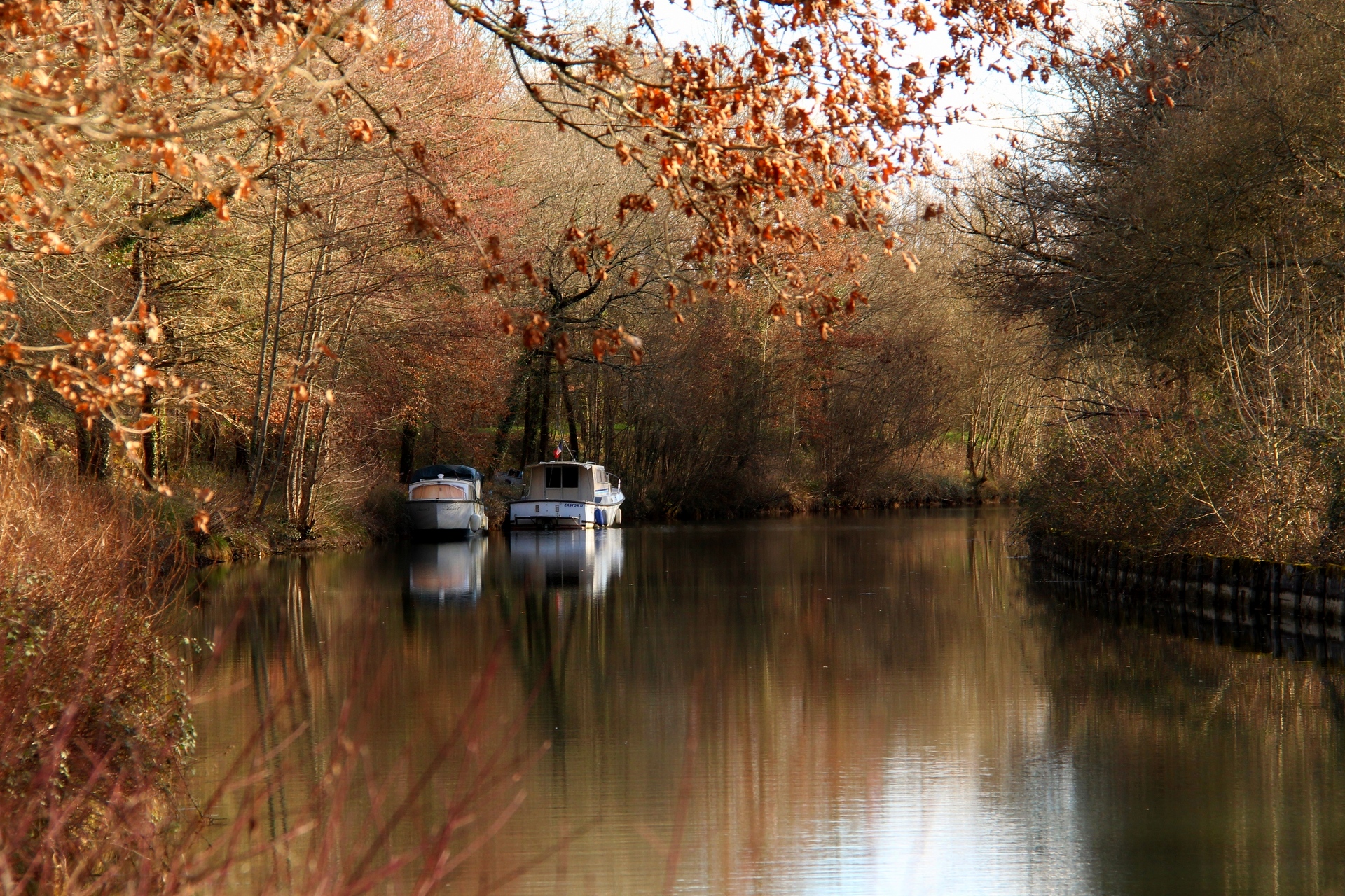 sur le canal